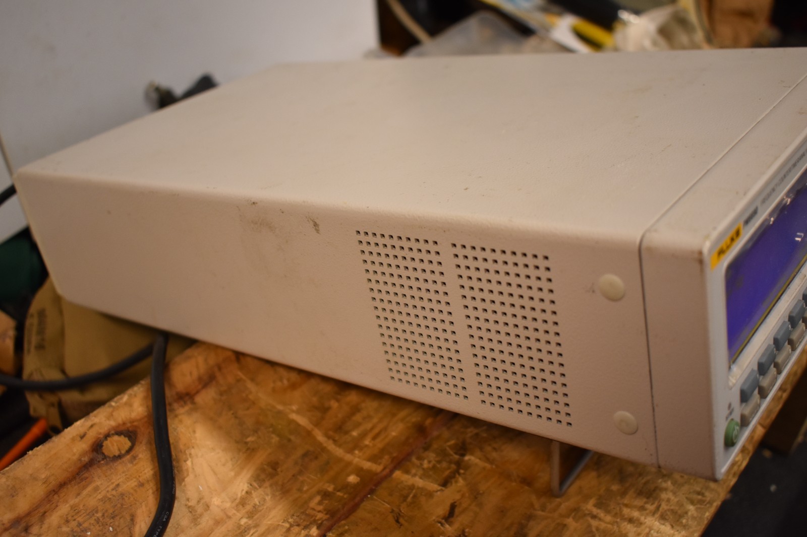 Fluke PM6690 2.7 GHz Frequency Counter