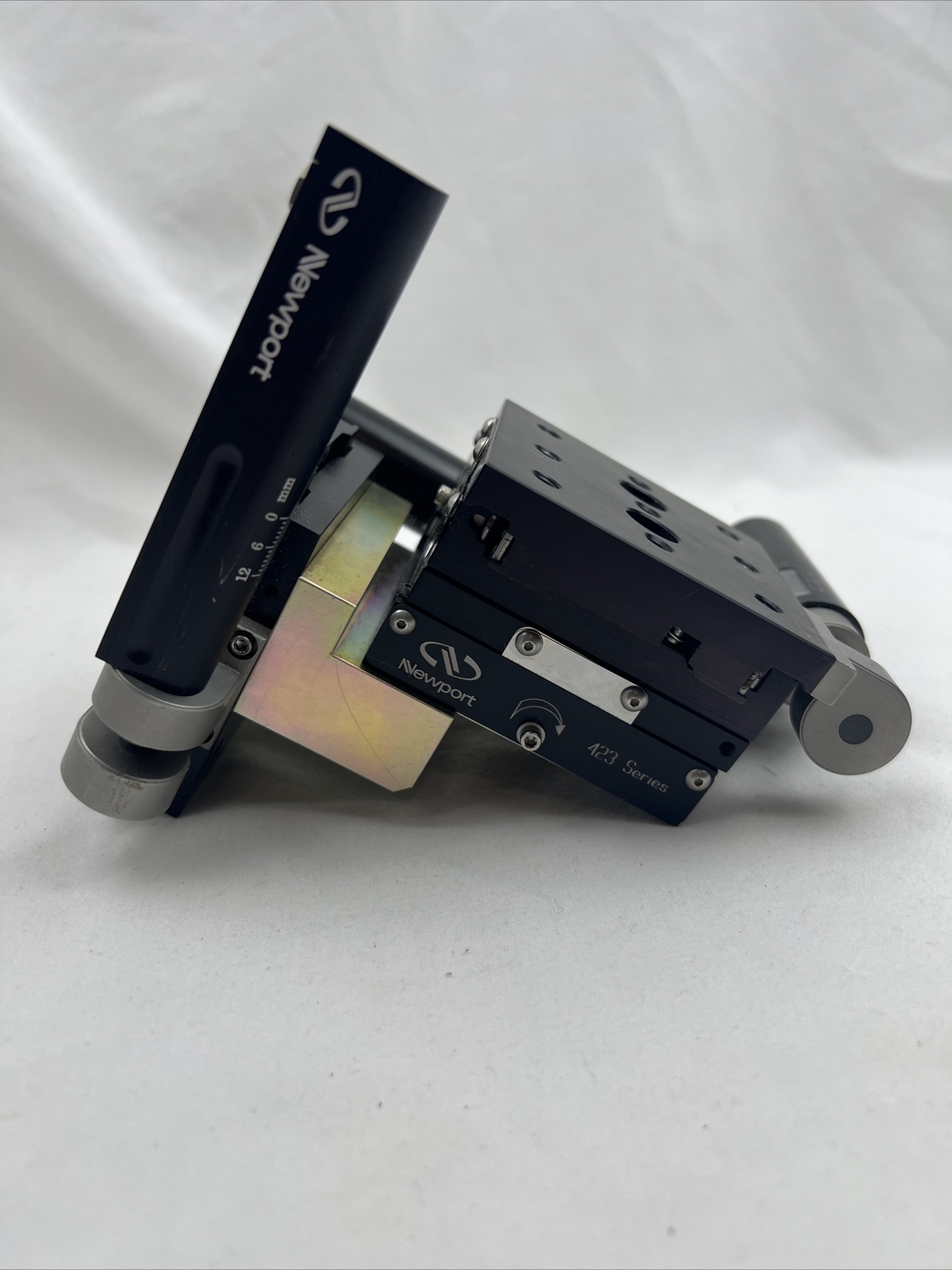 Newport 423 Series Precision Linear X-Y-Z Stage with 860A Motorizer