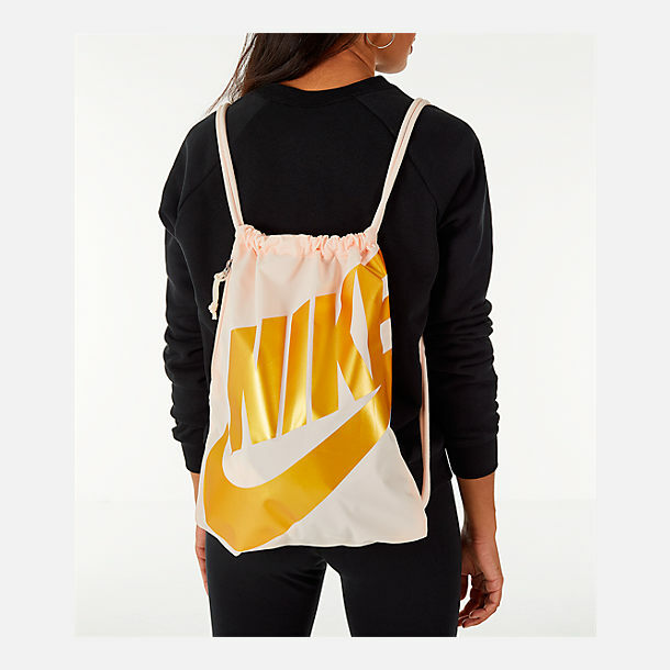 Nike Authentic Unisex Heritage Metallic Gymsack Limited Color Guava Ice/Gold