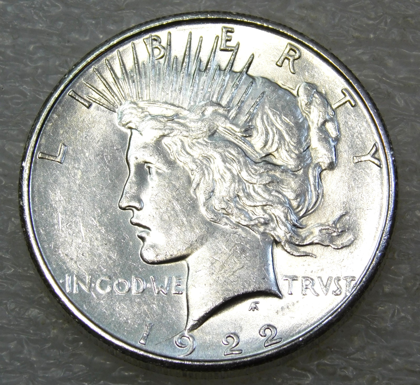 1922-S Peace Silver Dollar AU/BU Frosty luster in saflip #C305