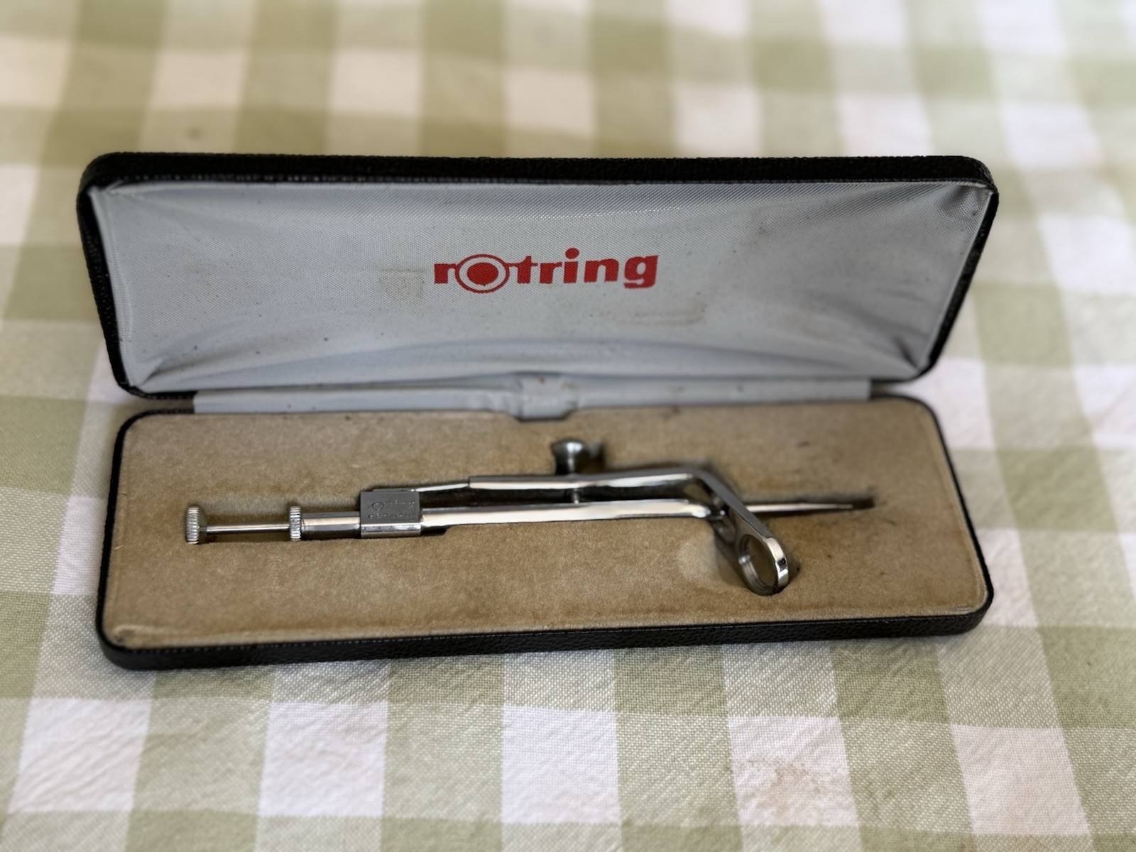 Rotring compass in case