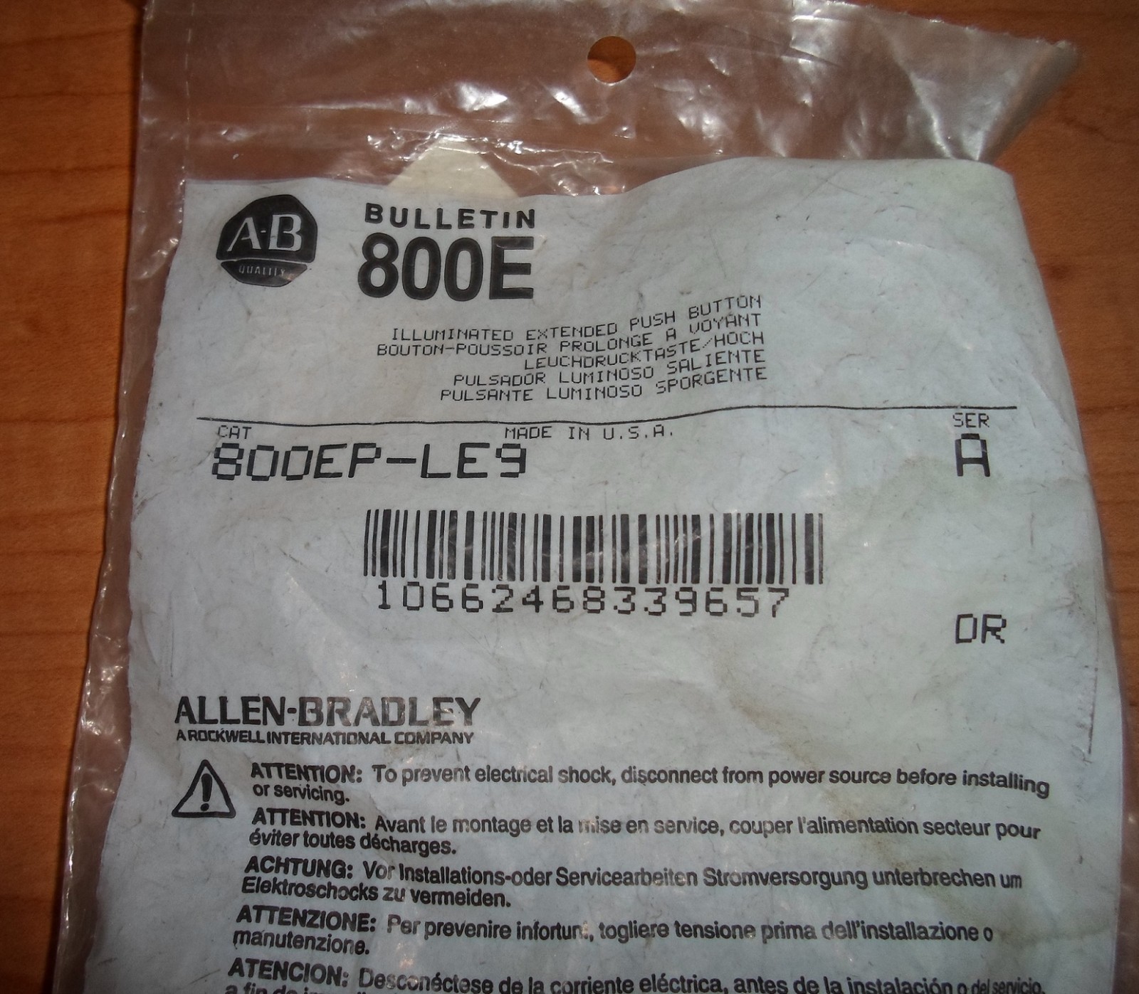 ALLEN BRADLEY 800EP-LE9 PUSH BUTTON (NEW IN BAG)