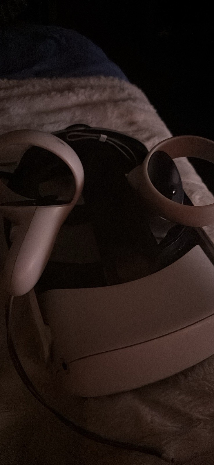 Meta Quest 2 128GB Standalone All-in-One VR Headset KW49CM