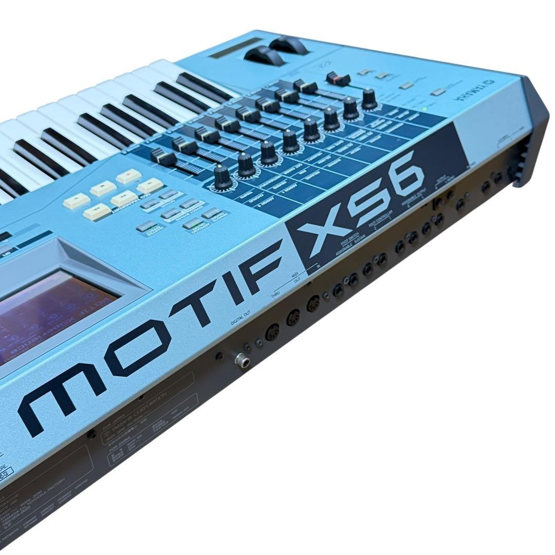 Yamaha MOTIF XS6 61-Key Synthesizer Workstation