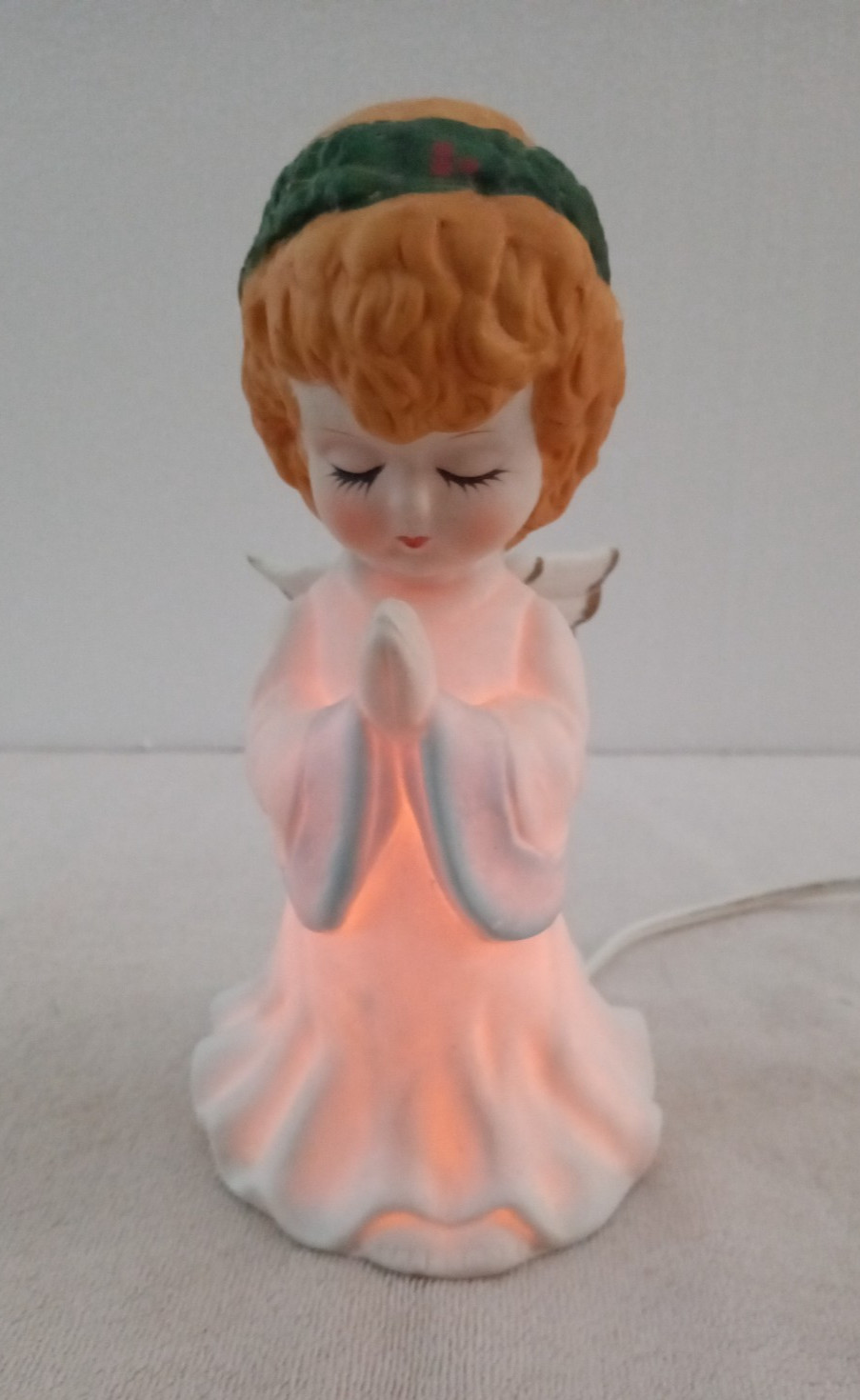 VTG 1983 House of Lloyd Christmas Around the World praying Angel night light EUC