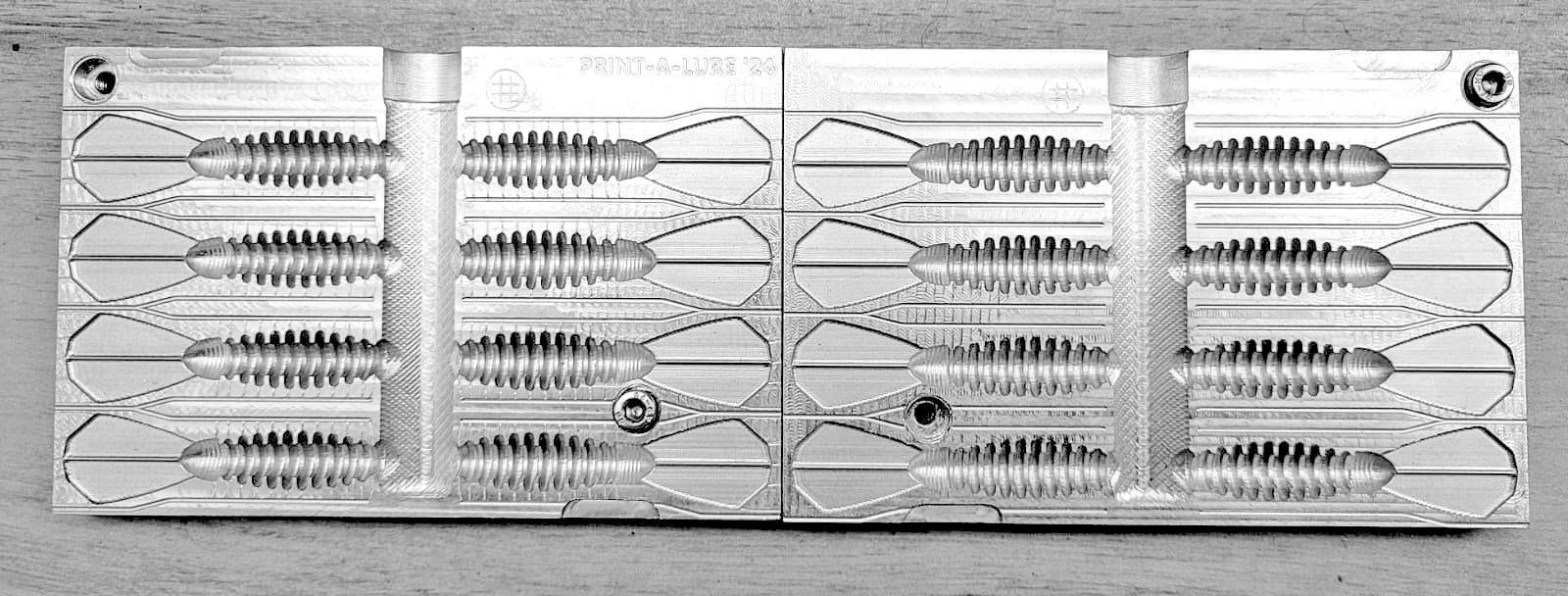 Aluminum fishing soft bait mold - 2.5" x 8 cavities ribbed beaver tail mold