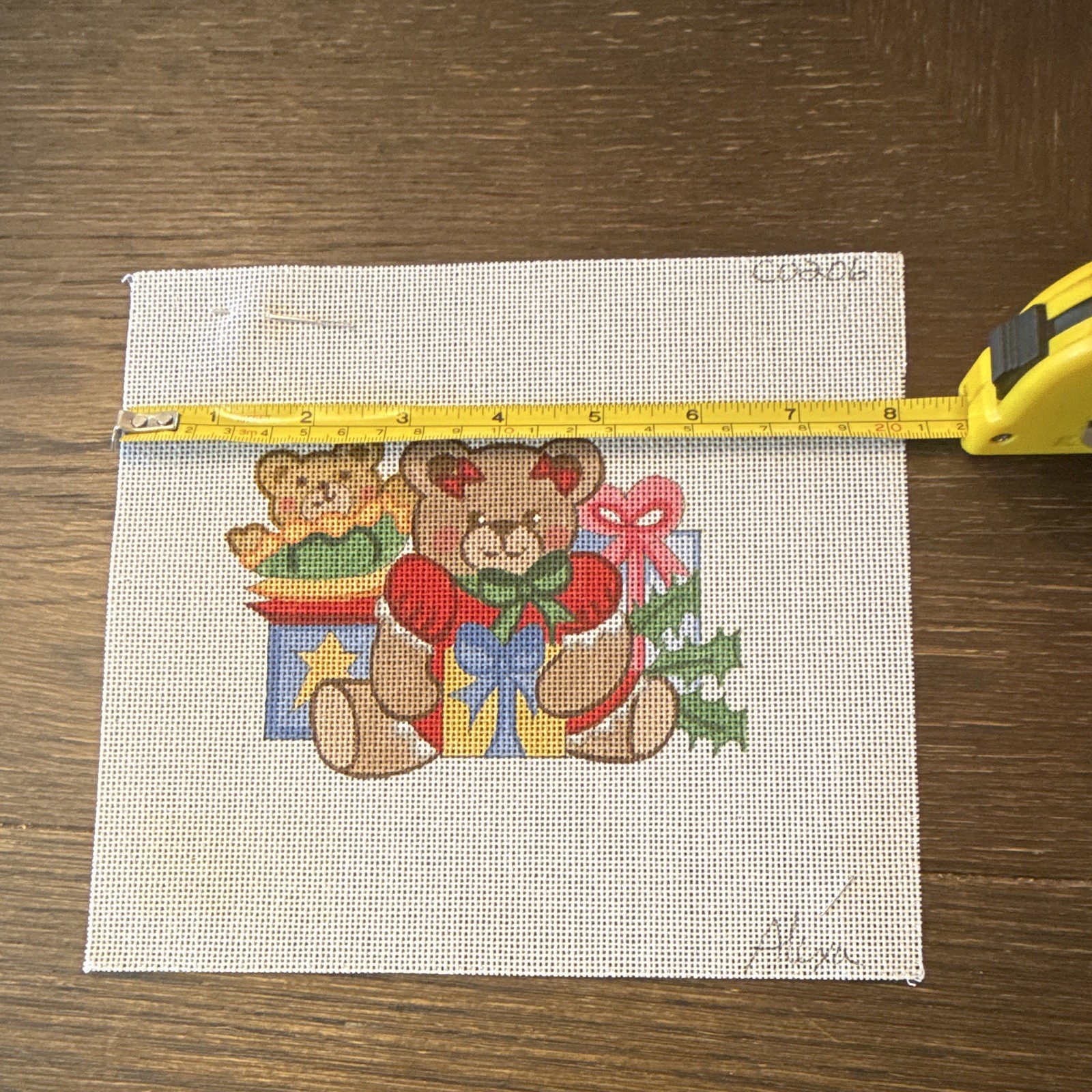 Teddy Bears With Presents on White Cloth COS 906