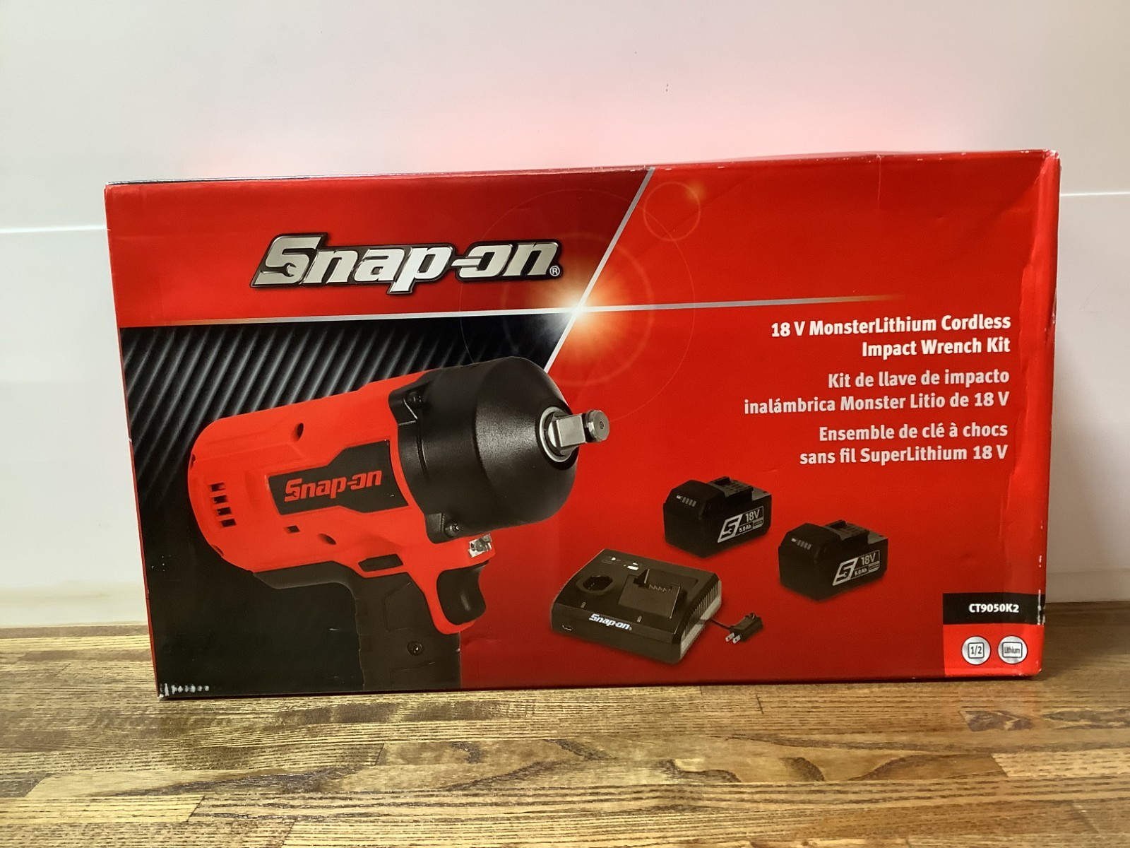 NEW Snap-On CT9050K2 18V Monster Lithium Cordless Impact Wrench Kit