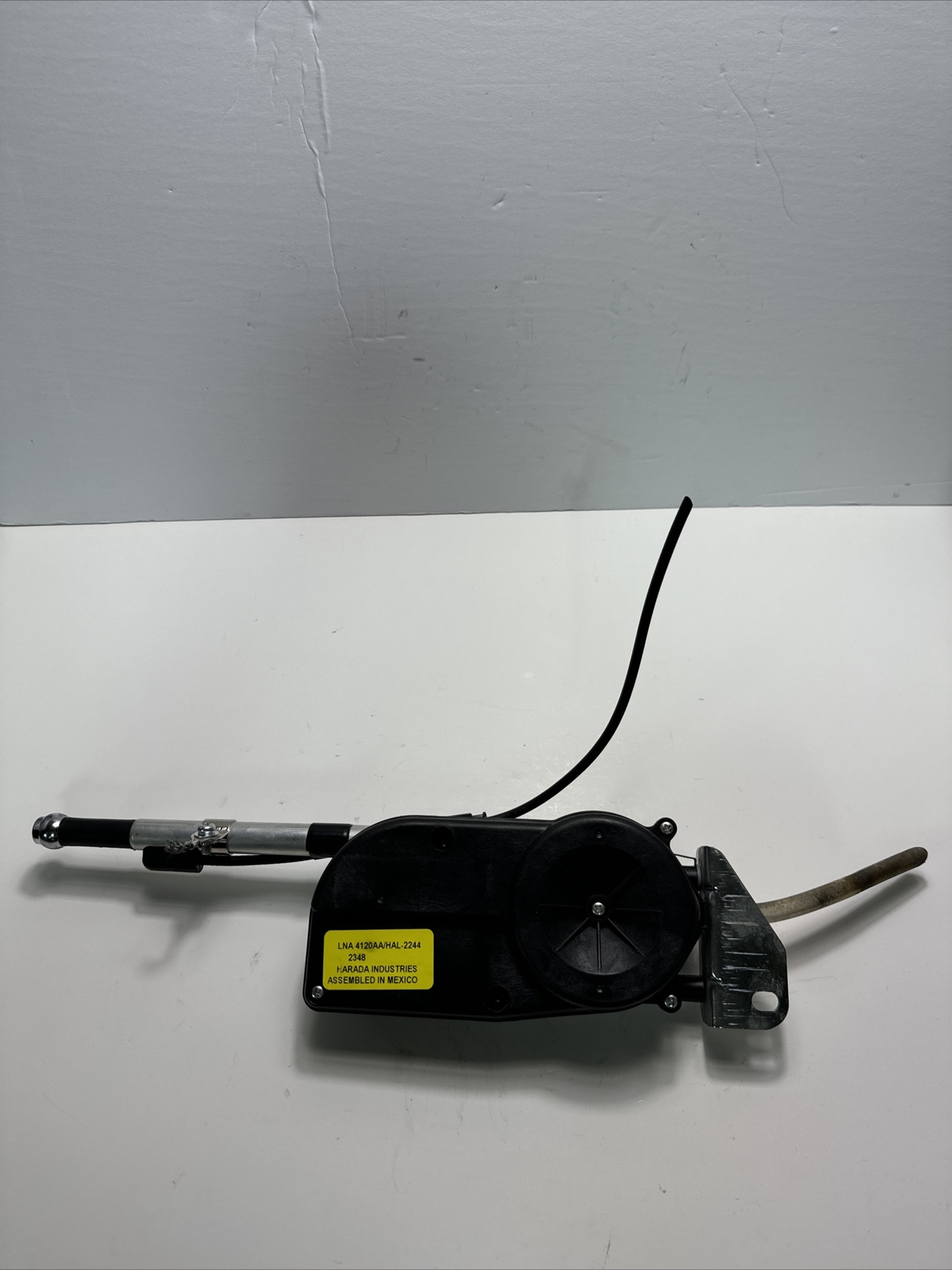 1998 - 2003 Jaguar XJ8 XJR Rear Electric Power Antenna OEM LNA 4120AA