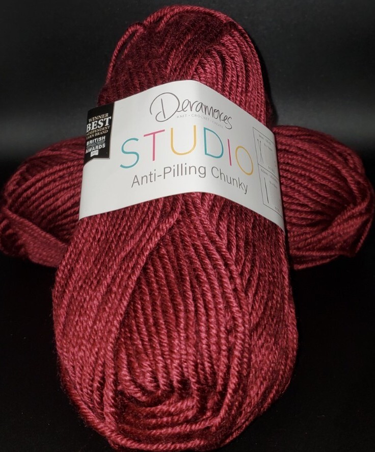 2 SKEINS/BALLS OF DERAMORES STUDIO ANTI-PILLING CHUNKY YARN - COLOR #70814 WINE