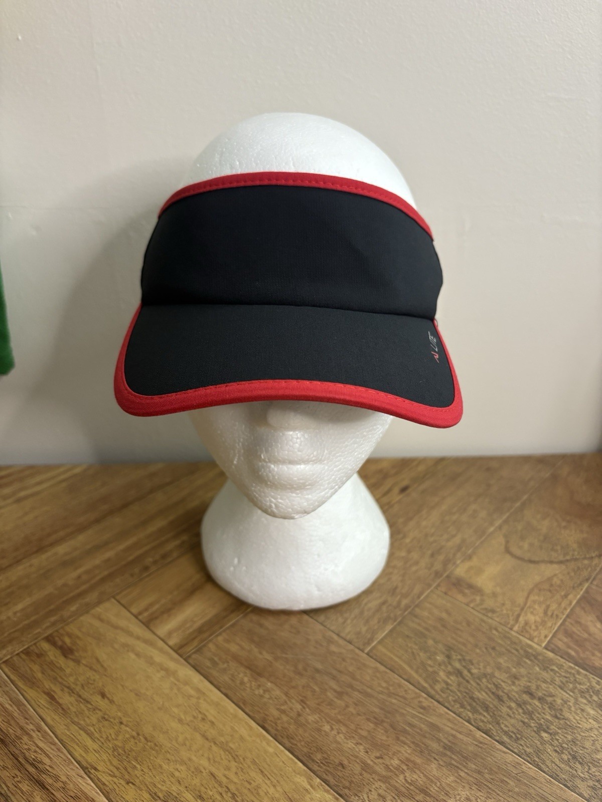 Pacific Headwear Lite 510V Visor Hat Black Red Adjustable Men’s Women’s EUC #149