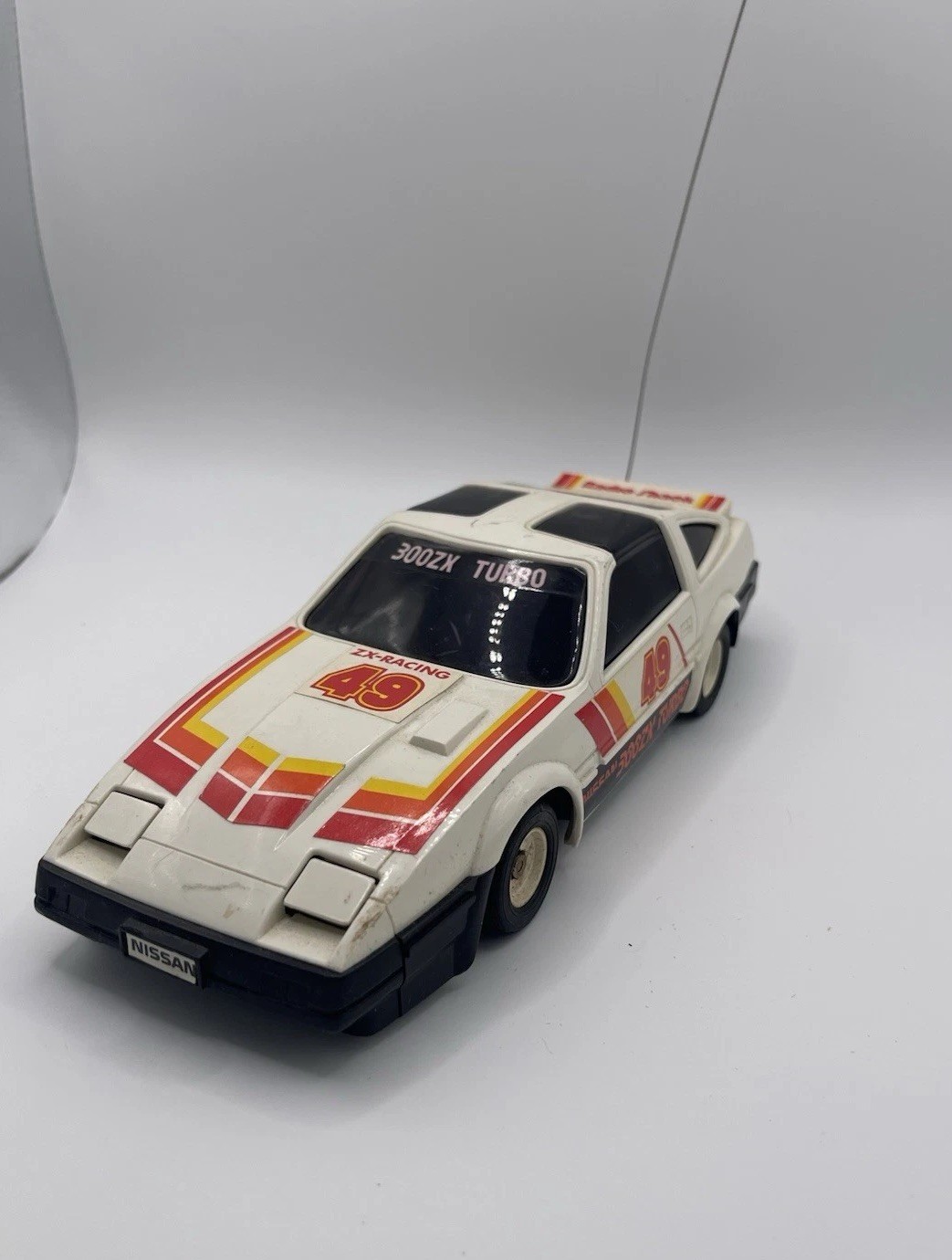 Radio Shack Nissan 300ZX Turbo Remote Control Toy Car White MPN 60-3095