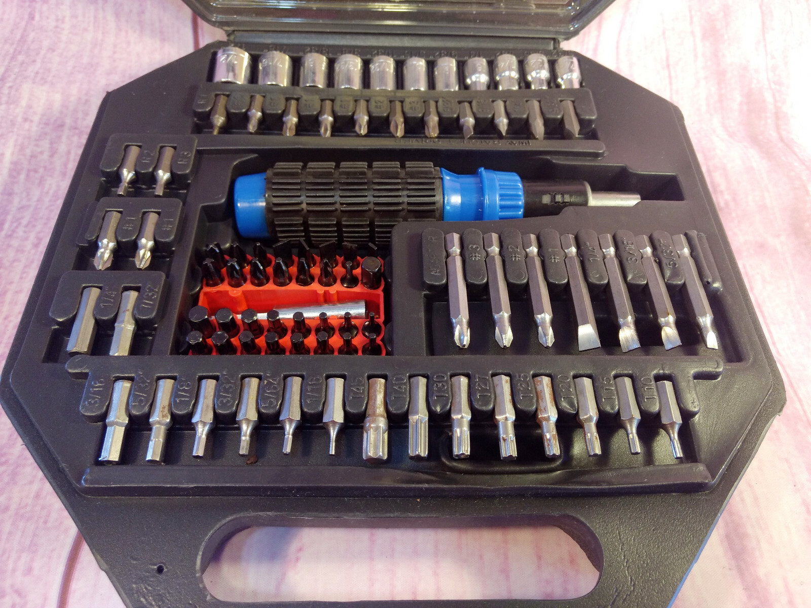 Bitset Socket Set Portable 83 Pieces Ratchet Screwdriver Bits Carrying Case IWAY