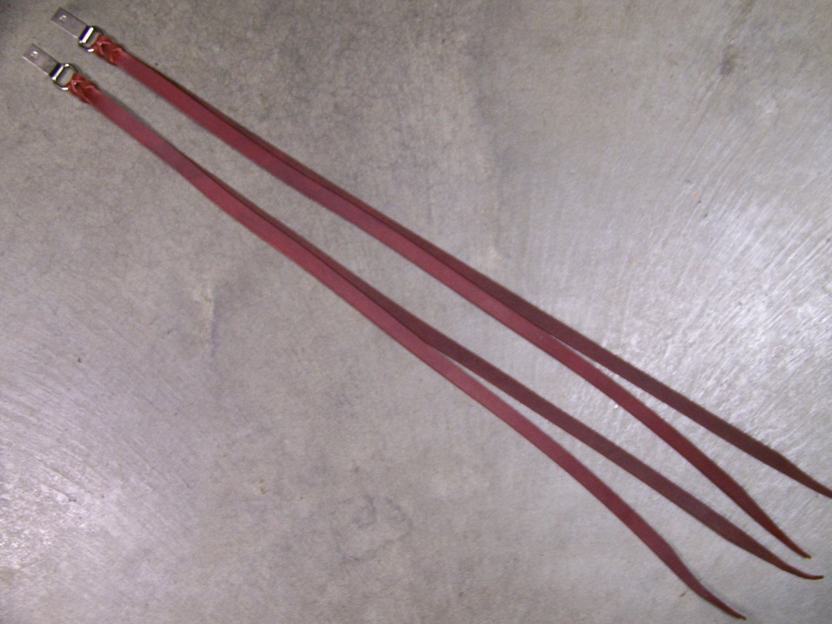 One Pair Leather Saddle Strings w/Clip & Dee Ring Hardware Brown/Burgundy Color