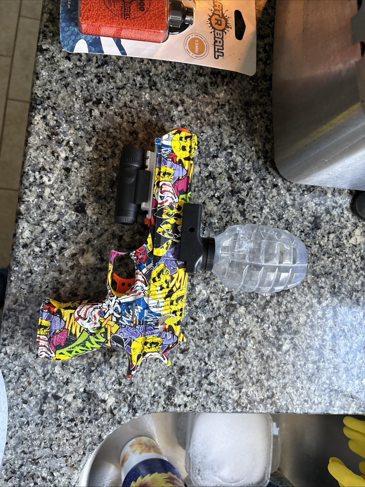 Splat R Ball Gun - Complete With Rechargeable Battery, And Splat R Balls