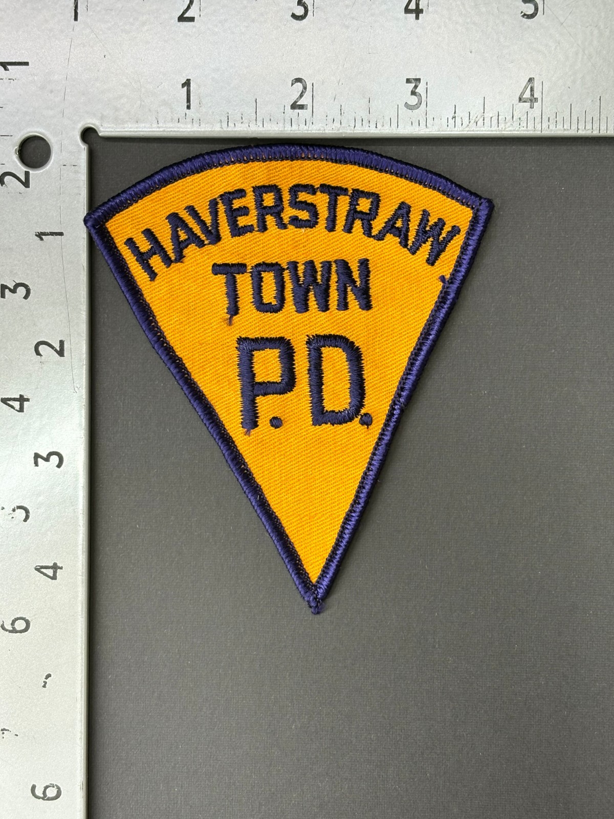 VTG/OBSOLETE "HAVERSTRAW TOWN POLICE DEPT N.Y." SEW-ON SHOULDER PATCH (UNUSED)