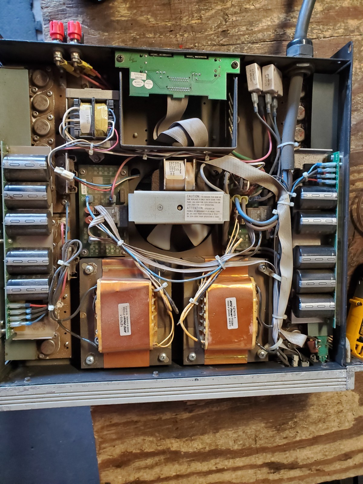 Crown Macro-Tech 2402 Power Amplifier Working Well Big Power Video