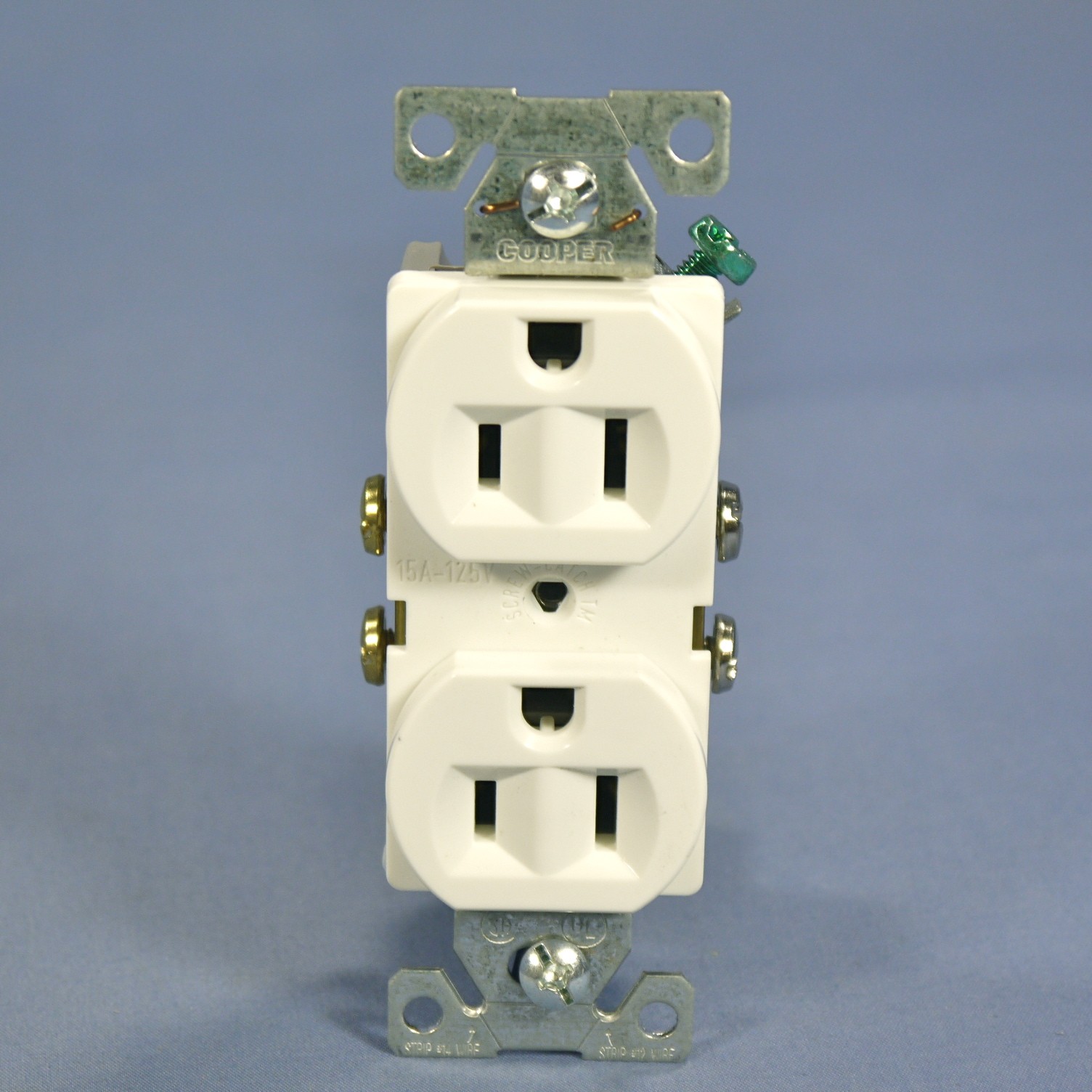 Cooper White COMMERCIAL Grade Outlet Receptacle NEMA 5-15R 15A 125V Bulk CR15W