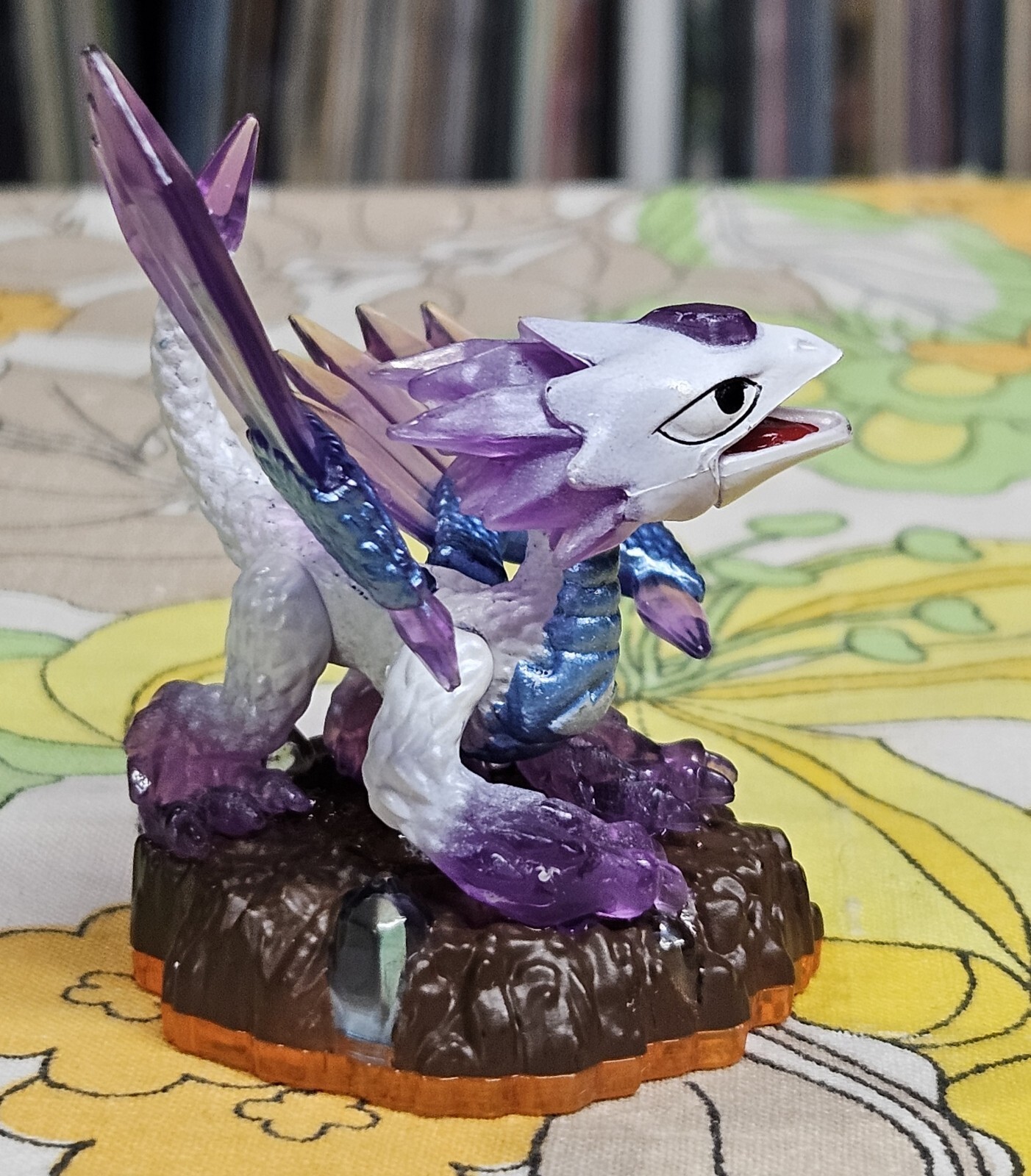 Skylanders - Giants - Purple Flashwing 2012 - 84524888 Orange Base - Skylander