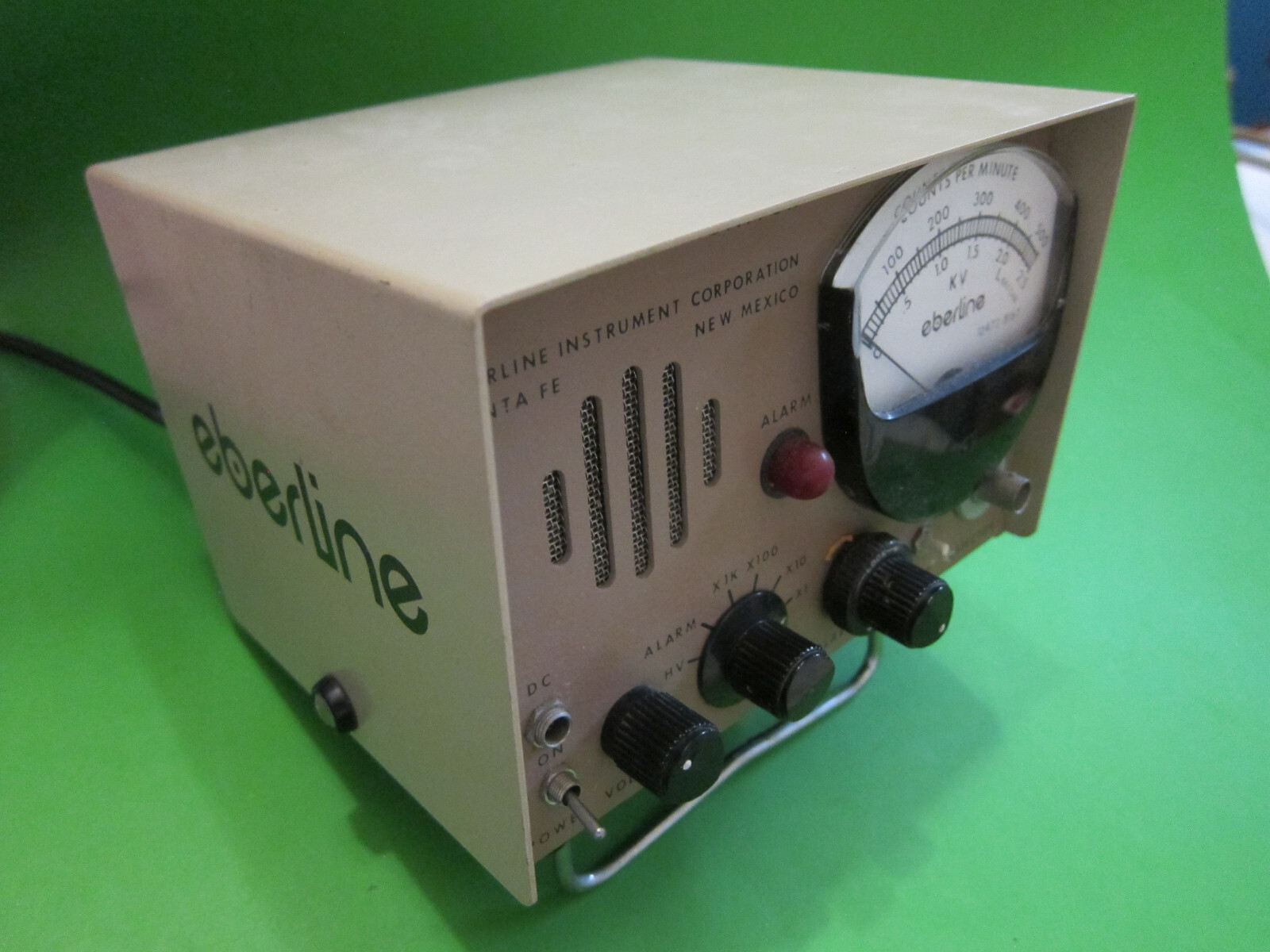 Eberline Instrument Corporation Model RM-20-1 Alarming Radiation Monitor *video*