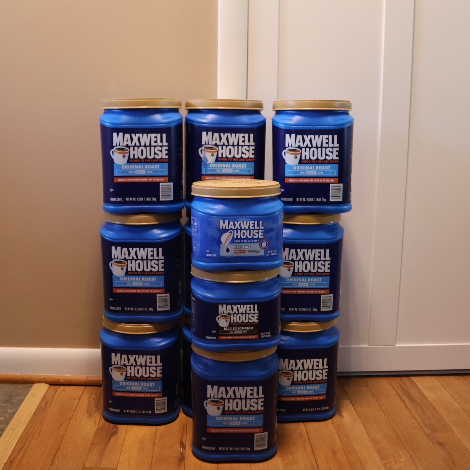 12 Maxwell House  Empty Blue Plastic Coffee Cans & Lids/Great for Garages