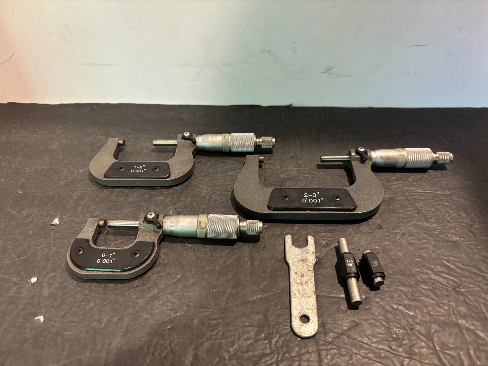 Cen-Tech 0-3” 3 Piece Outside Micrometer Set .001” Graduation
