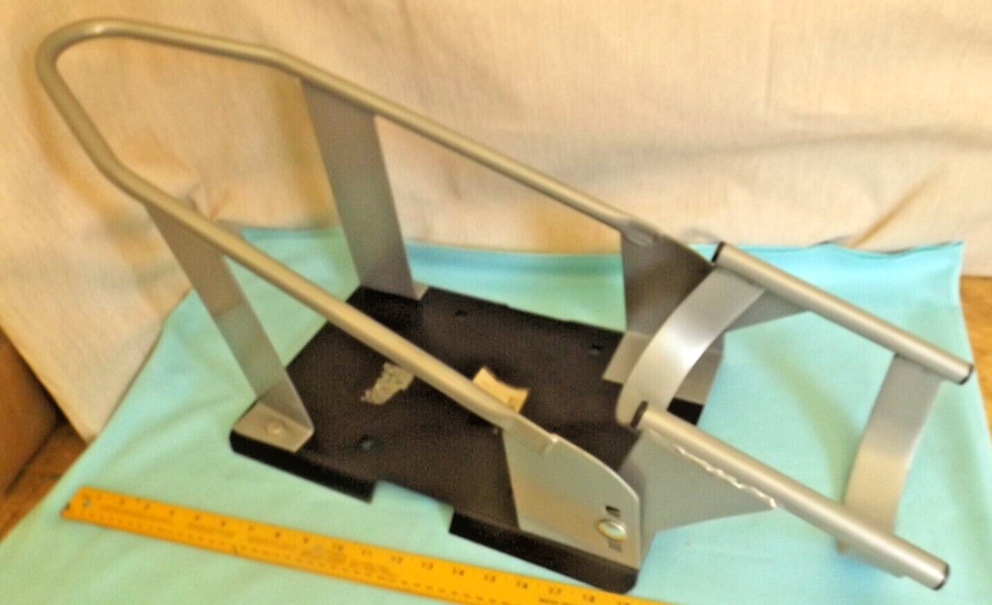 Pittsburgh Motorcycle Wheel Chock (60392) Gray