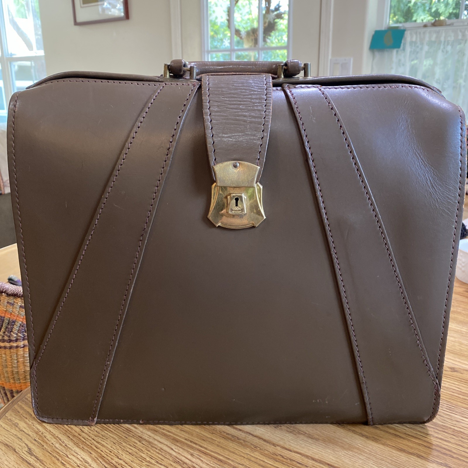 Vtg 1960’s Seward US Government Military Type IV Leather Type IV Briefcase w/key
