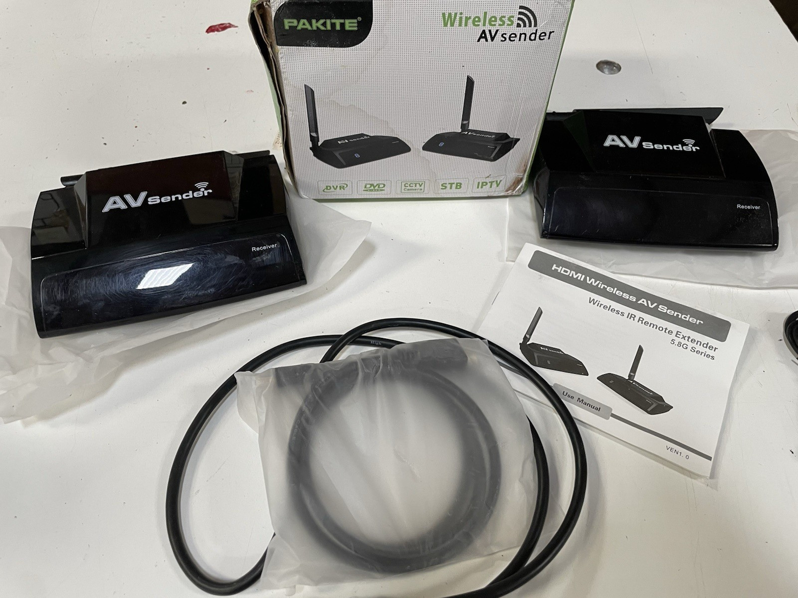 Pakite Wireless AV Sender  2 RECEIVERS, NO TRANSMITTER PAT-580 5.8GHZ