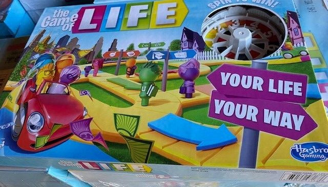 The Game of Life Game, Family Board Game for 2 to 4 Players, for Kids Ages 8