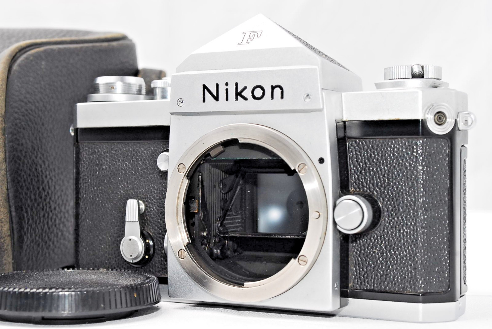 [NEAR MINT in CASE] Nikon F Eye Level Body SLR 35mm Camera From Japan 3095