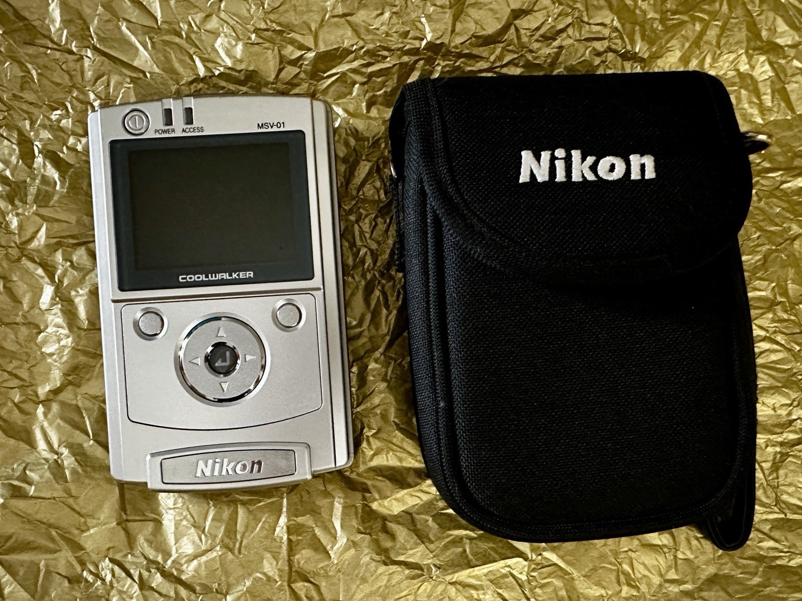 Nikon Coolwalker MSV-01 Mobile Storage Device & Carrying Case READ