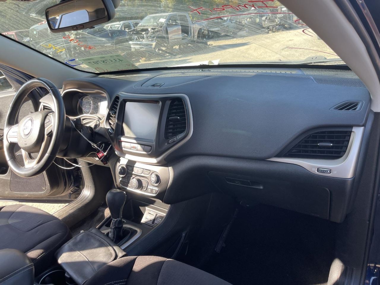Sun Visor Left Driver Illuminated Fits 14-18 CHEROKEE 989144