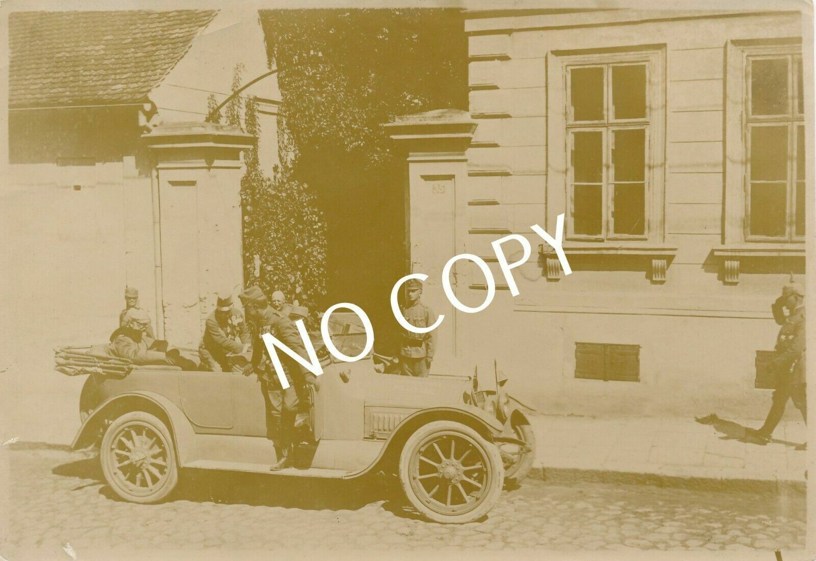 Photo PK WK I High Military In Luxury Car In Front Of Officer's City Villa D1.17