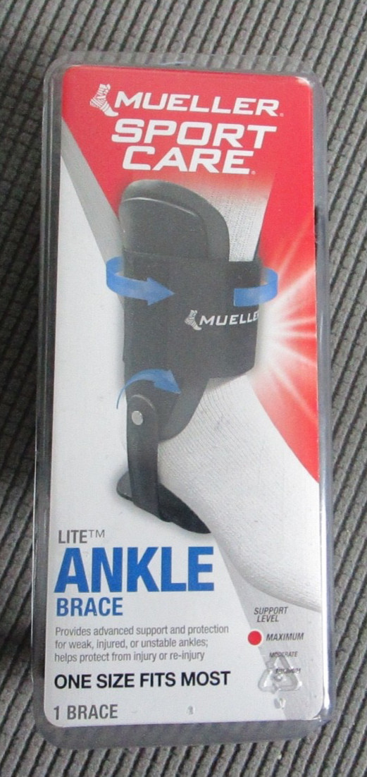 Mueller Lite Ankle Brace - Black