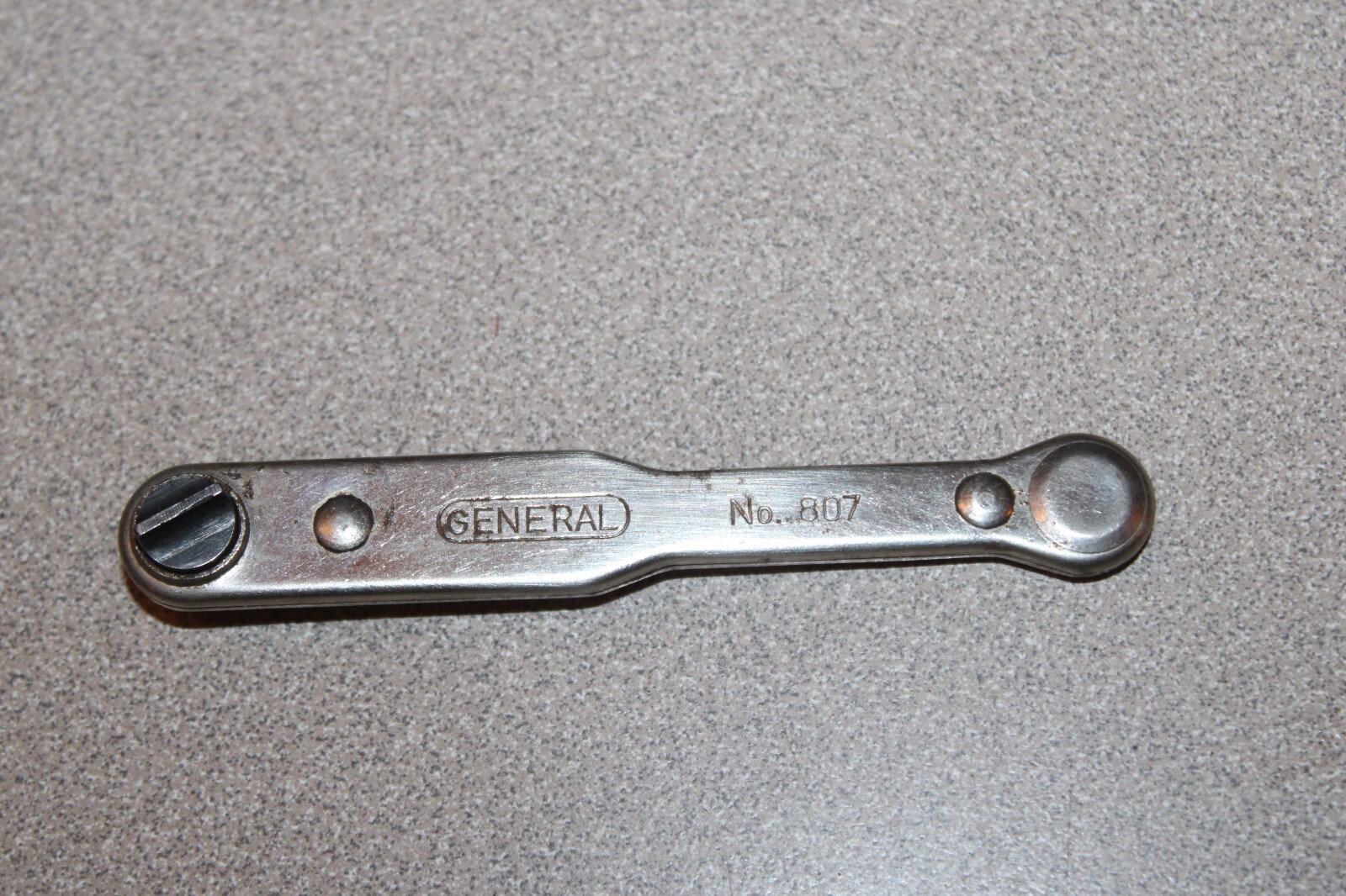 Vintage General Tools Ratcheting Offset Screwdriver #807 USA