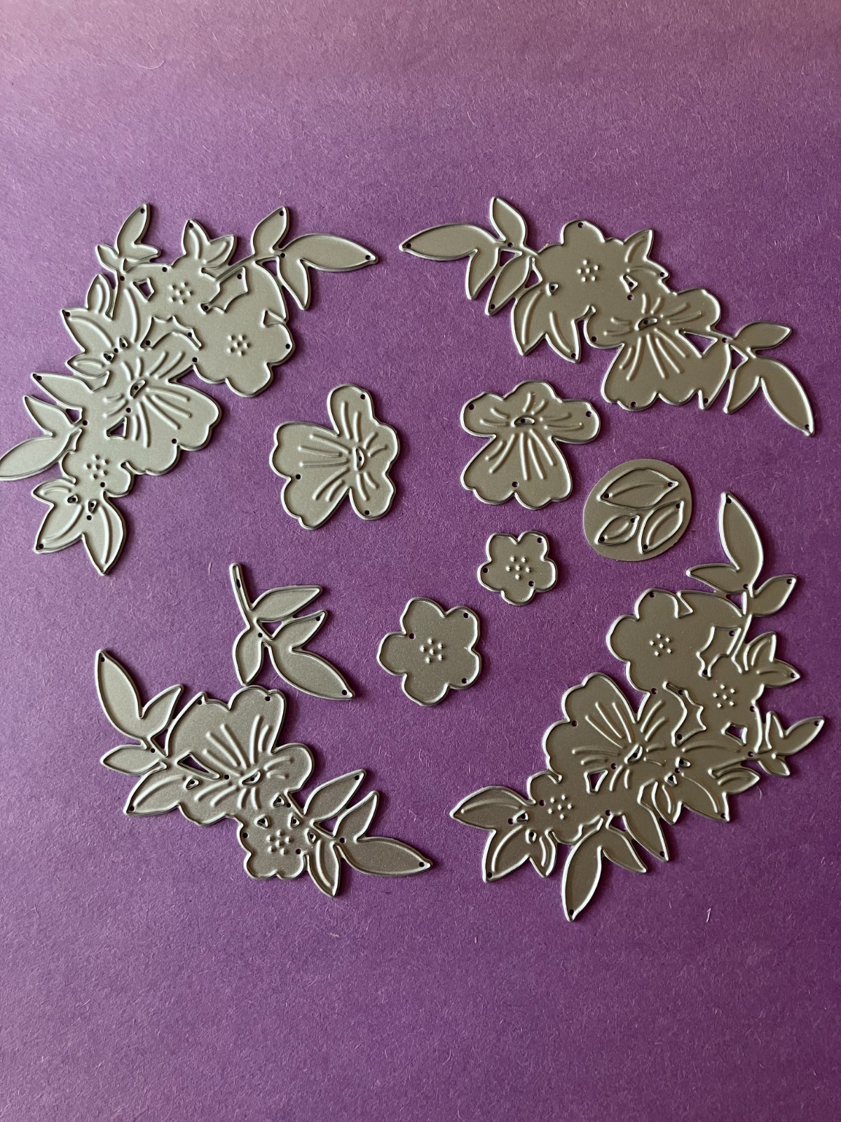 Sizzix Thinlets Lisa Jones Wild Blossom Corners Dies