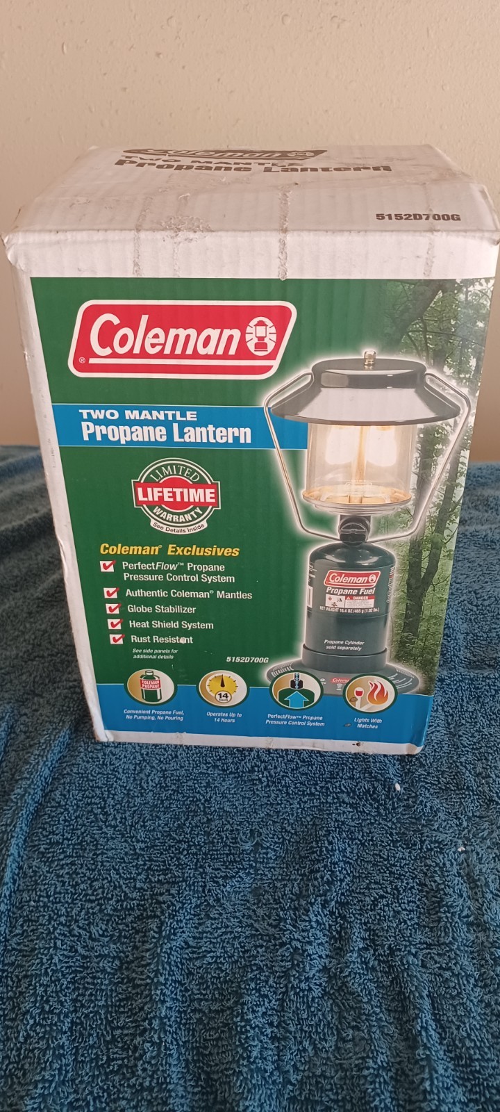 COLEMAN TWO MANTEL PROPANE LANTERN NEW IN BOX