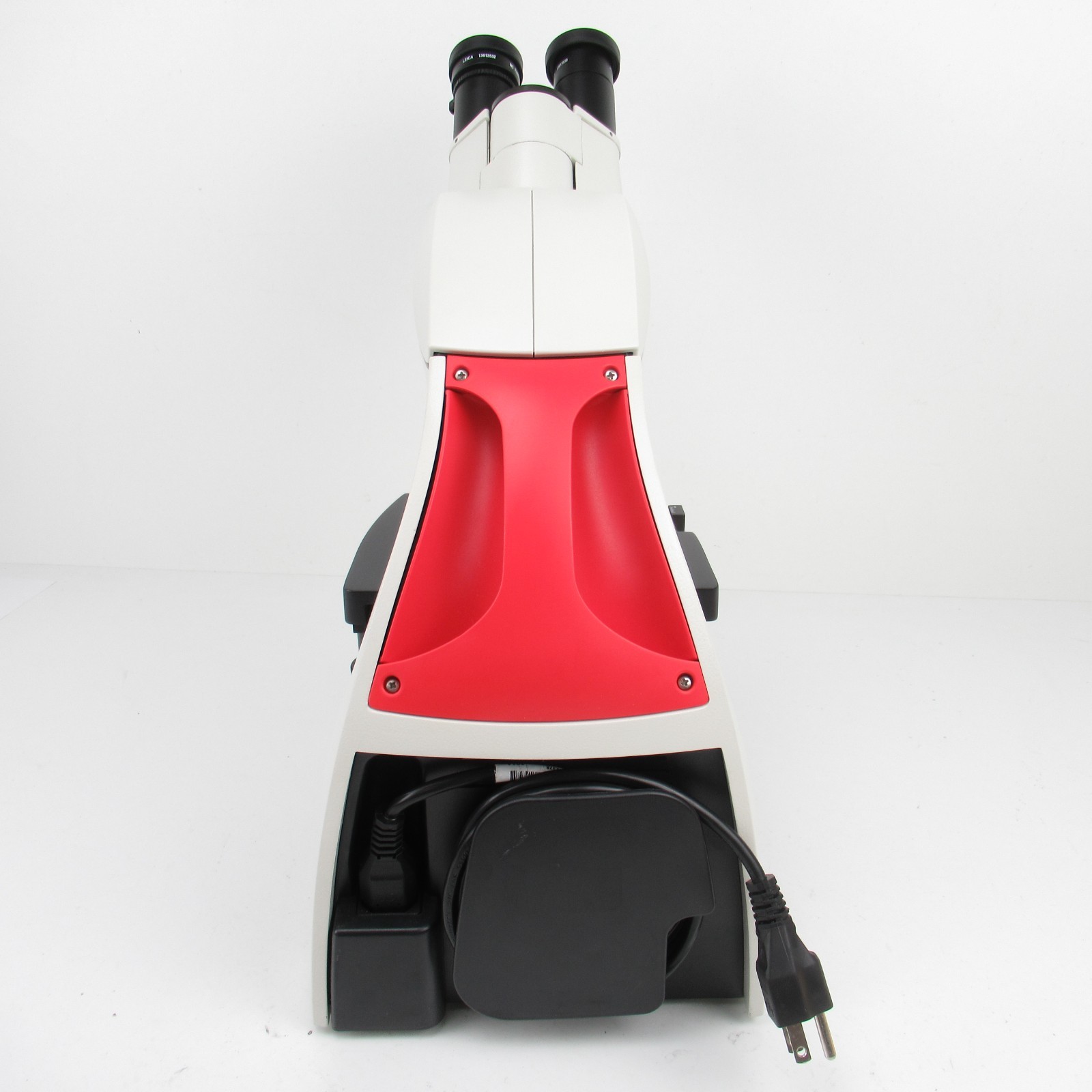 LEICA DM750 BINOCULAR MICROSCOPE W/ OBJETIVE SET & 10X EYEPIECES