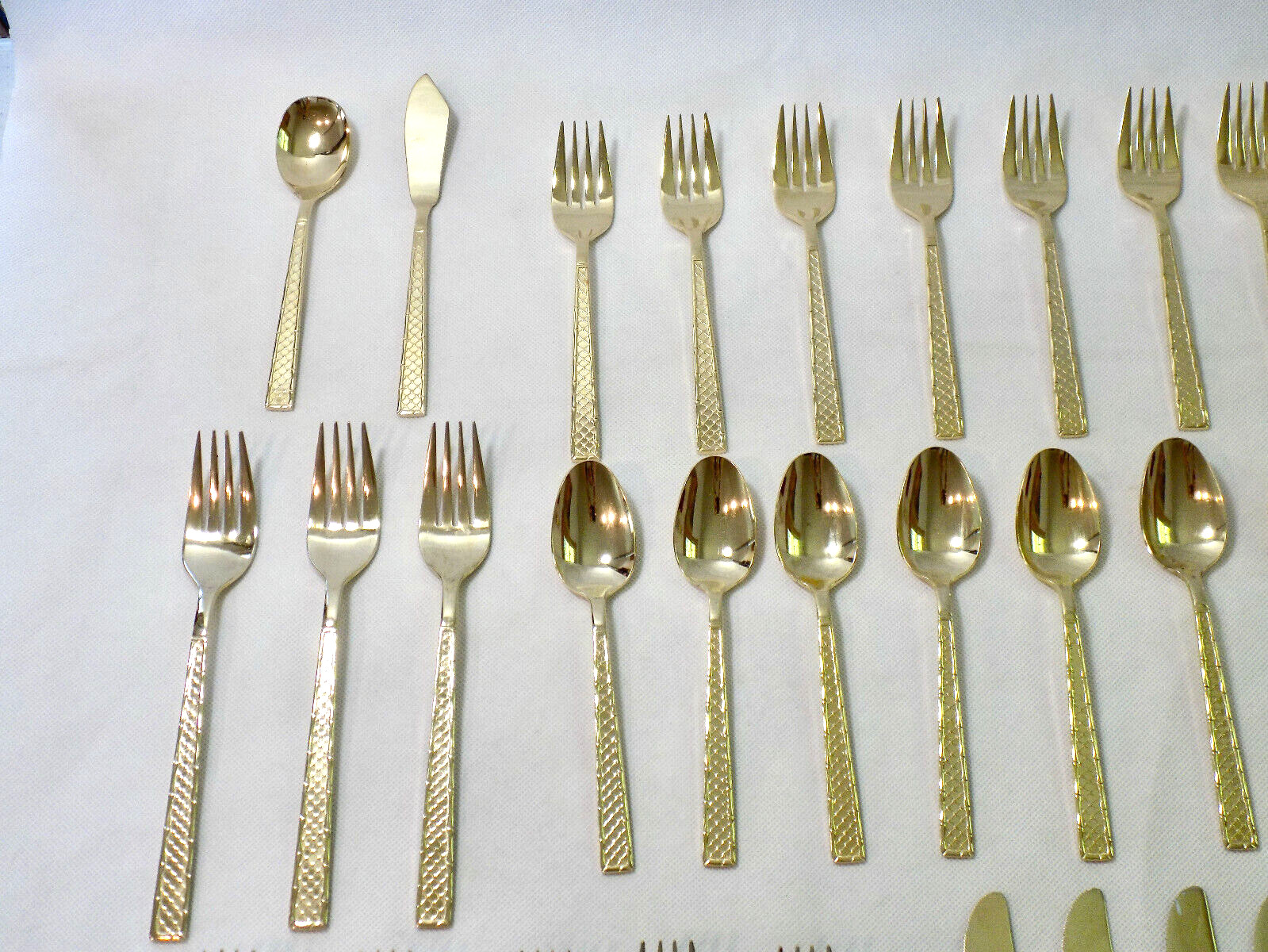 47 pc Stanley Roberts Arbor Pattern Gold Electroplate Flatware Set + Chest