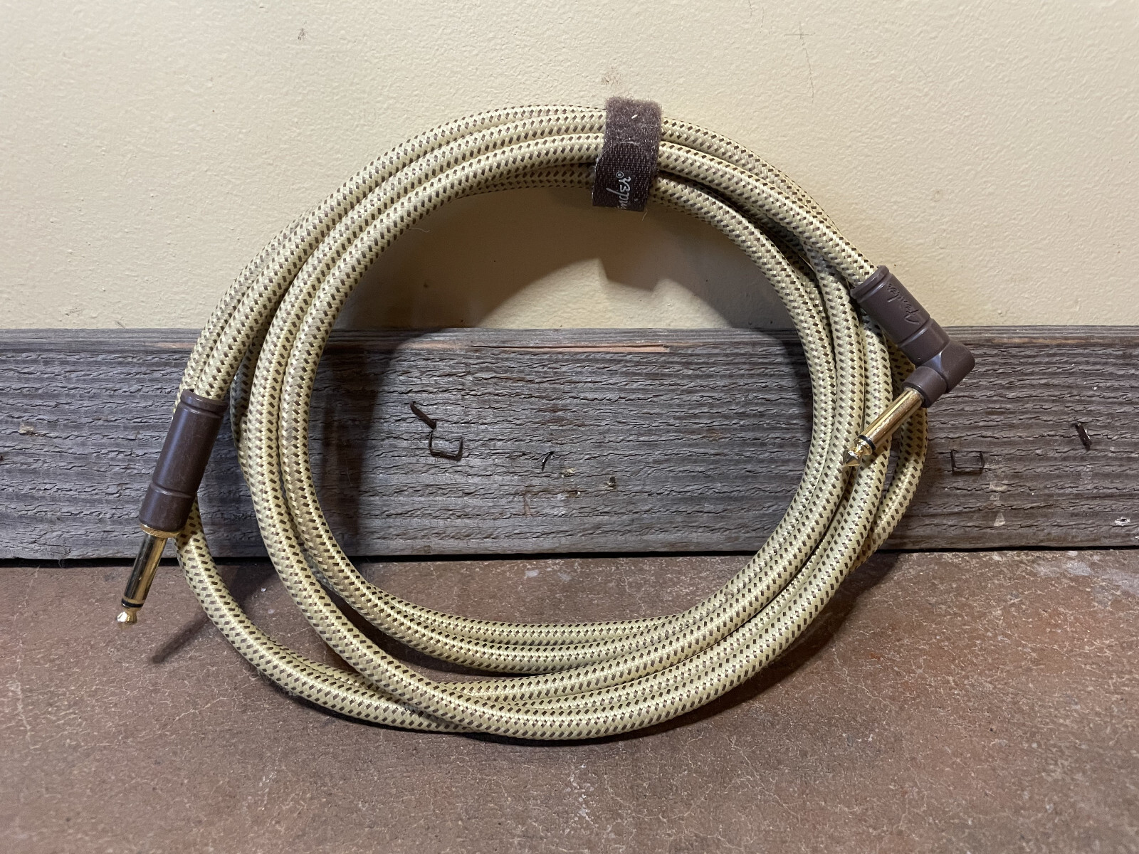 Fender Deluxe TWEED  Electric Guitar Cable, Straight to Straight 10' ft