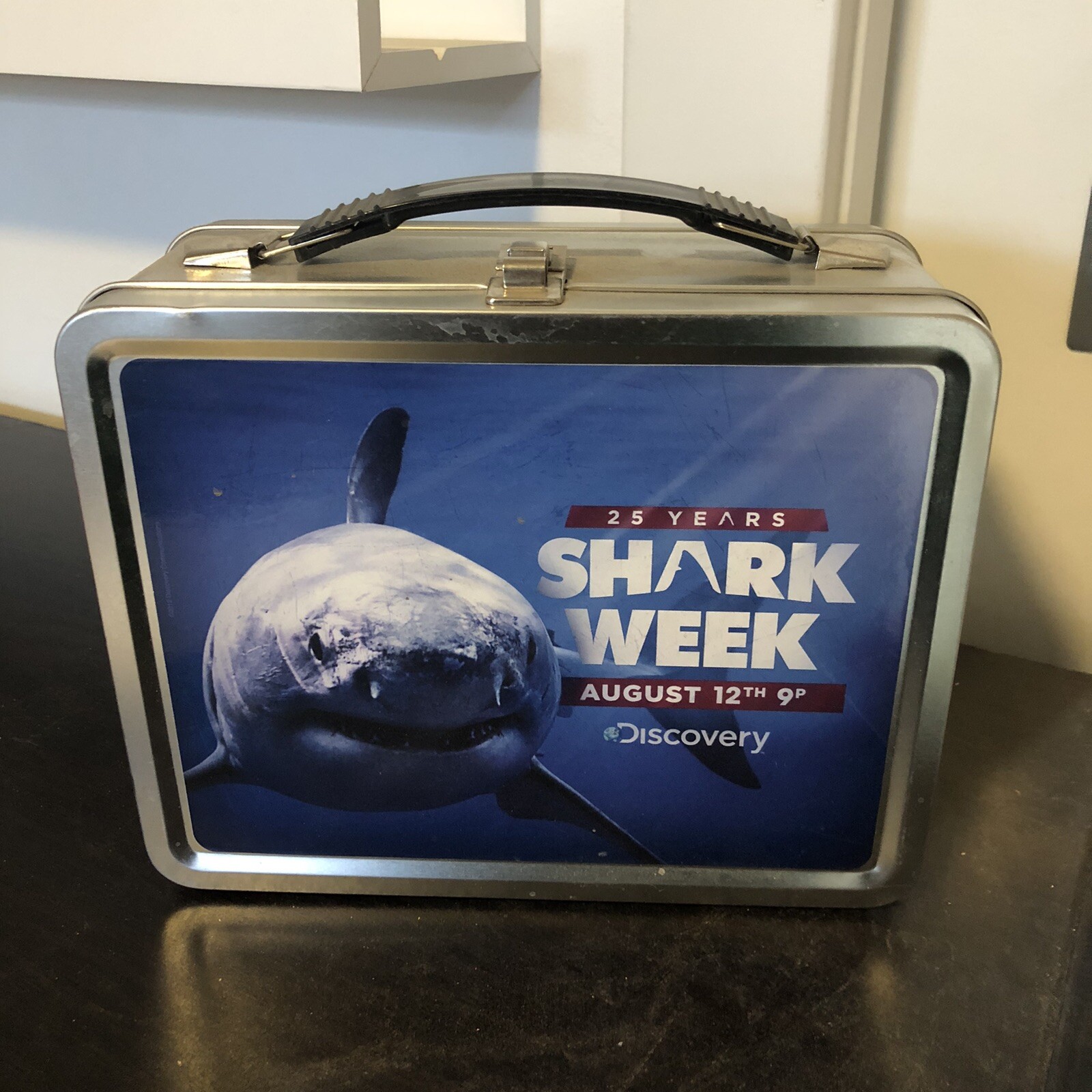 RARE!  SHARK WEEK LUNCHBOX Discovery Channel 25 Year Anniversary metal RARE 2012