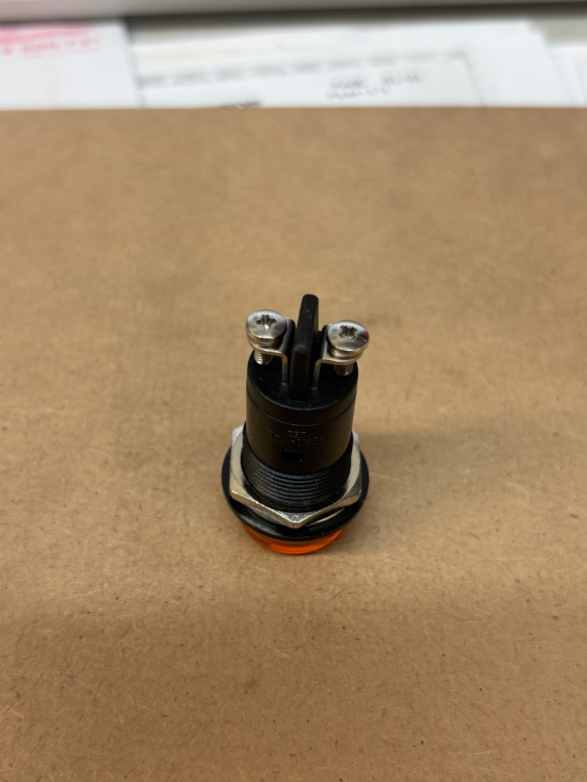 220v panel/pilot light yello