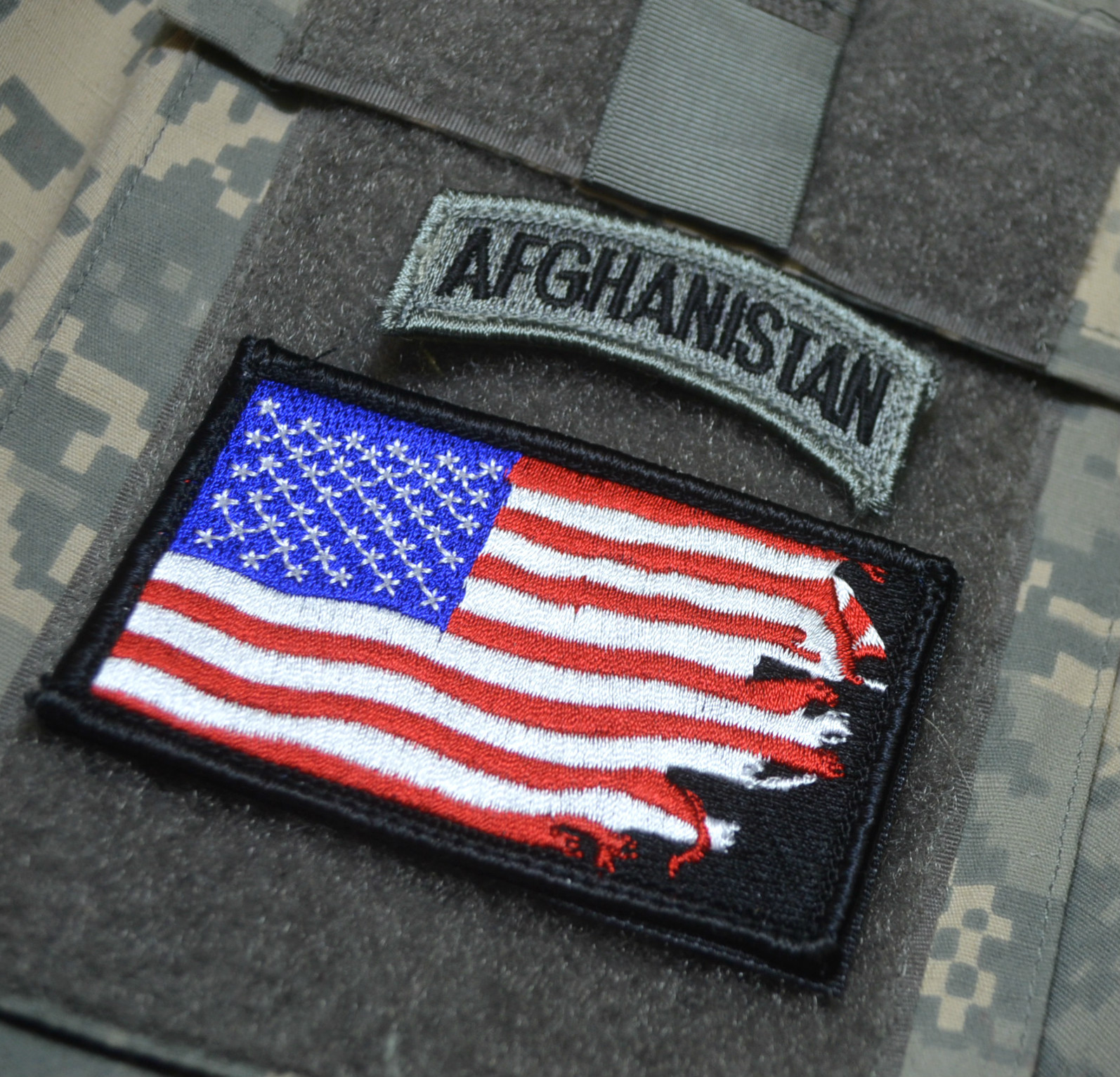 WAR TROPHY SANDBOX DEPLOYMENT vêlkrö 2-PC: WAR TORN FLAG + SPECIAL OPERATIONS