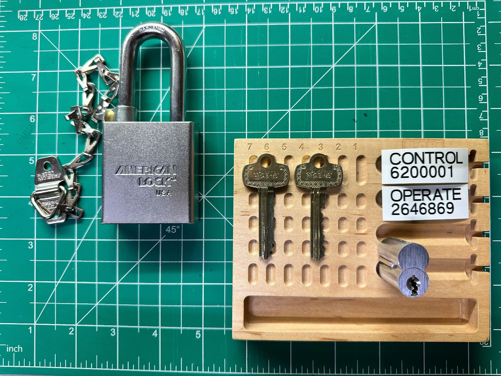 American Lock 3260 7 Pin L Keyway 1 Operating & 1 Control Key 3/8 Shackle