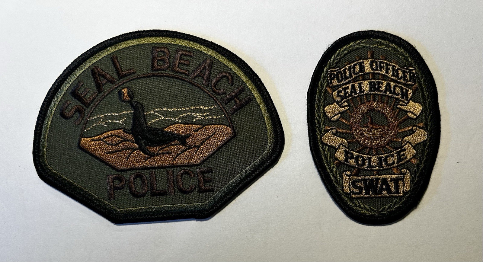 CALIFORNIA SEAL BEACH POLICE DEPT 2 PATCH SET SUBDUED SWAT ORANGE COUNTY #PDD34