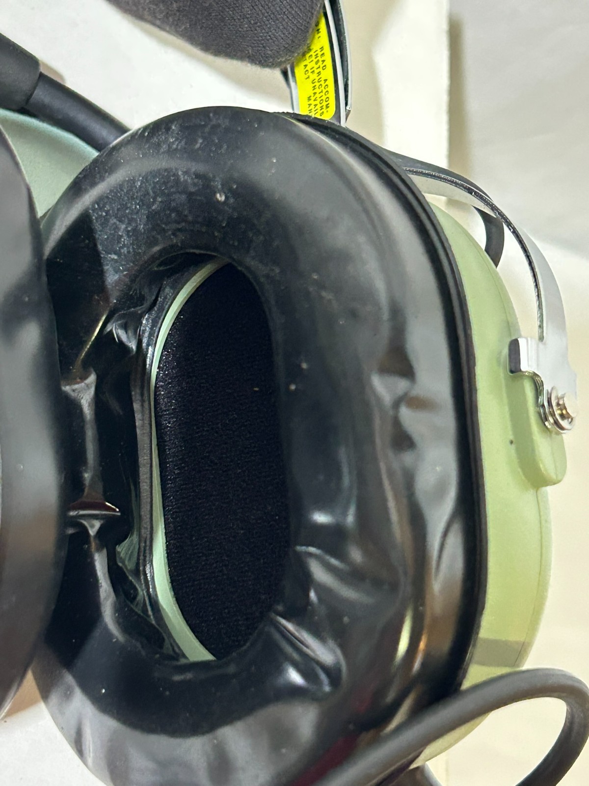 David Clark Aviation Headset Model H10-13S w/carrying bag