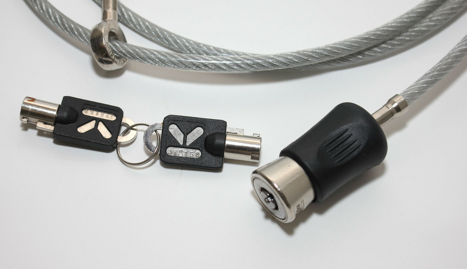 KENSINGTON Desktop Computer and Peripherals Lock with Two Keys