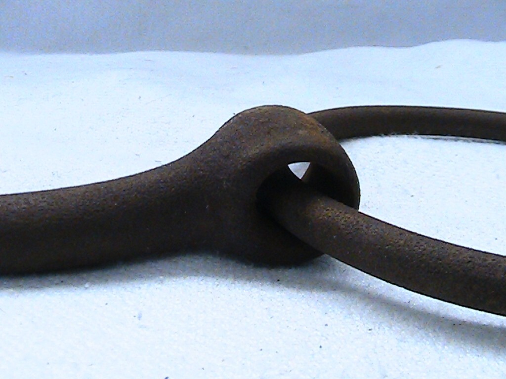 1 USED VINTAGE SNAFFLE HORSE BIT LOOSE RING