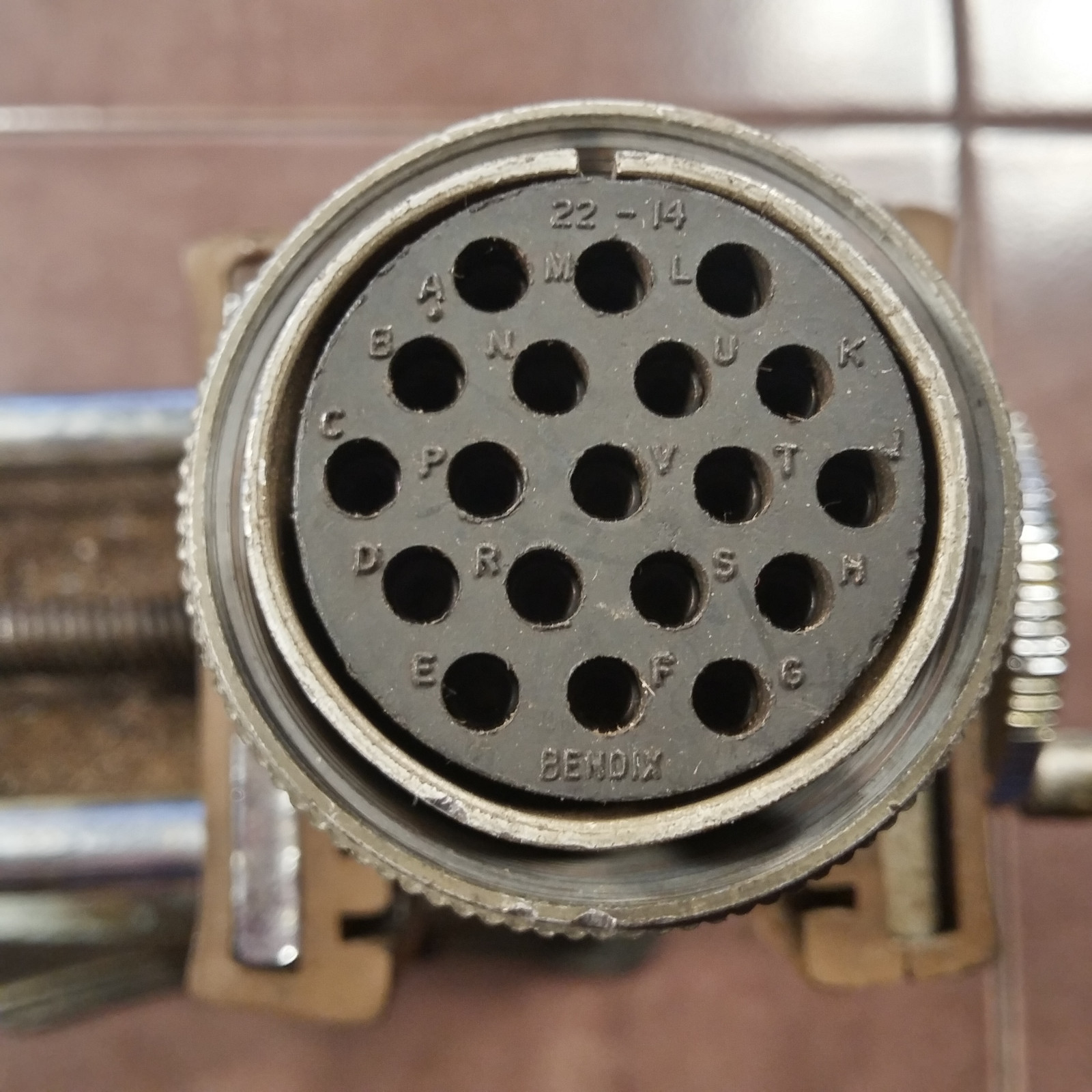 Amphenol AN3106A22-14S Connector